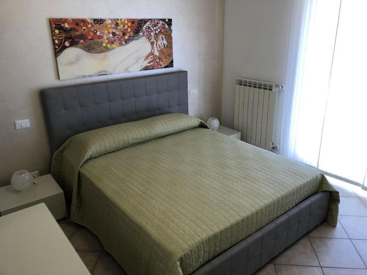 Casa Vacanze Sunflower Карара Екстериор снимка