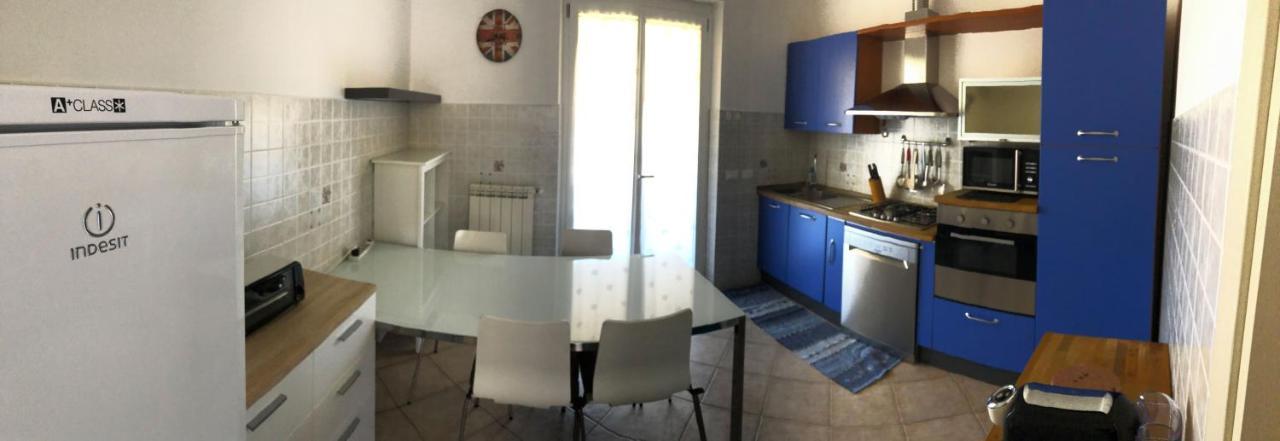 Casa Vacanze Sunflower Карара Екстериор снимка
