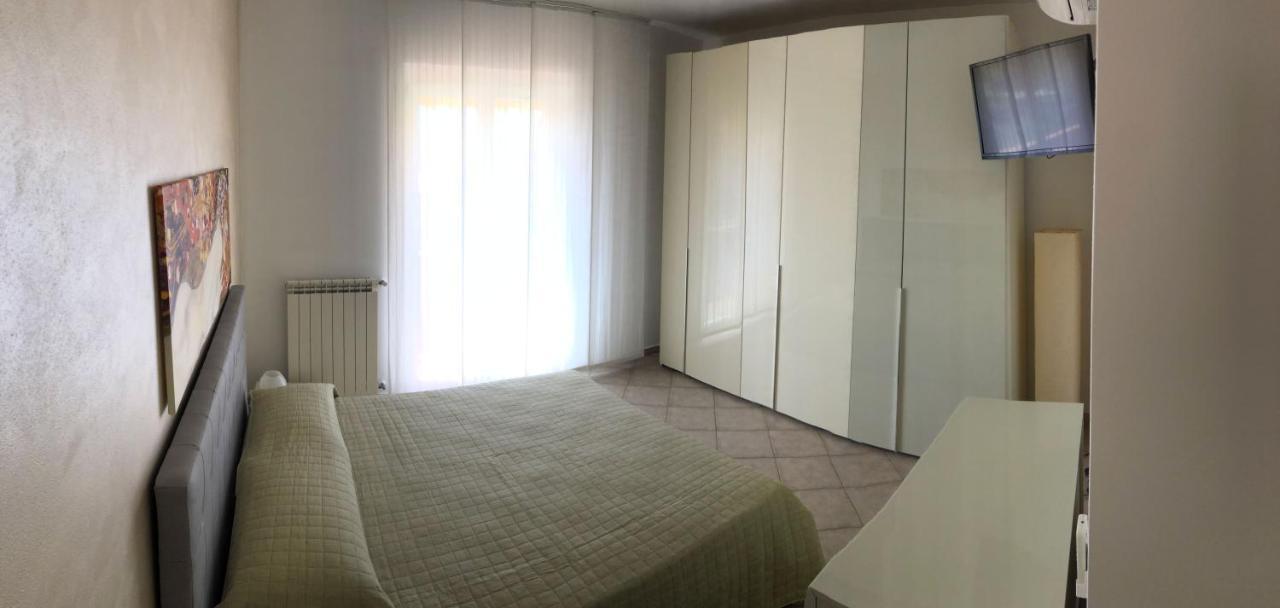 Casa Vacanze Sunflower Карара Екстериор снимка