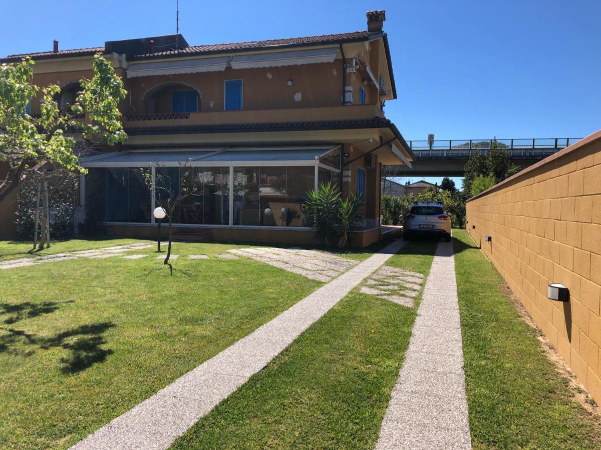 Casa Vacanze Sunflower Карара Екстериор снимка